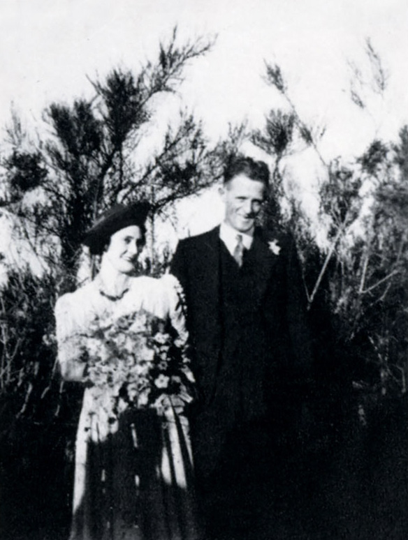 Mona-wedding-sm.jpg